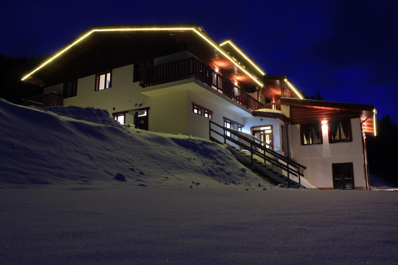 Hotel Studnicky Vernar Bagian luar foto