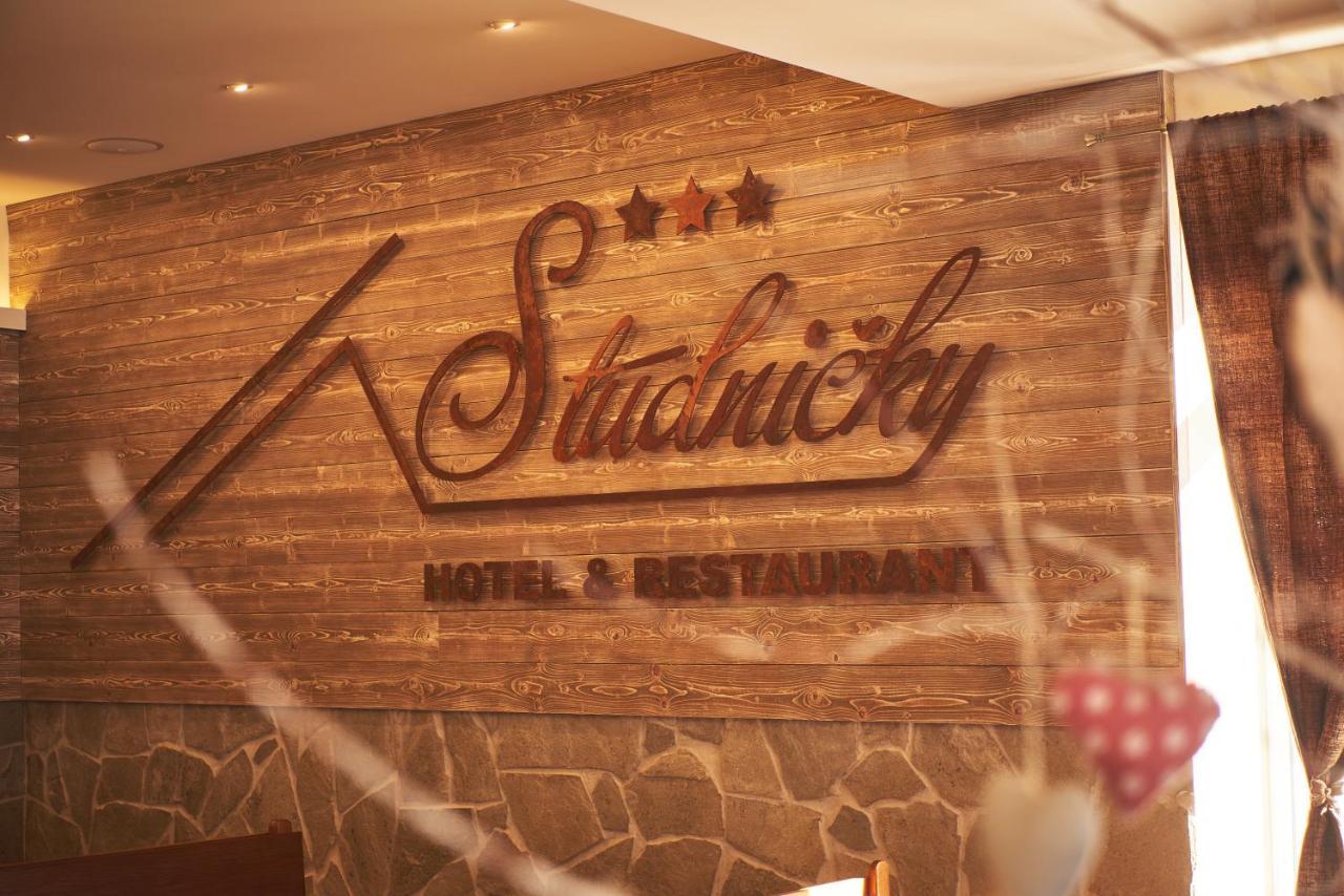 Hotel Studnicky Vernar Bagian luar foto