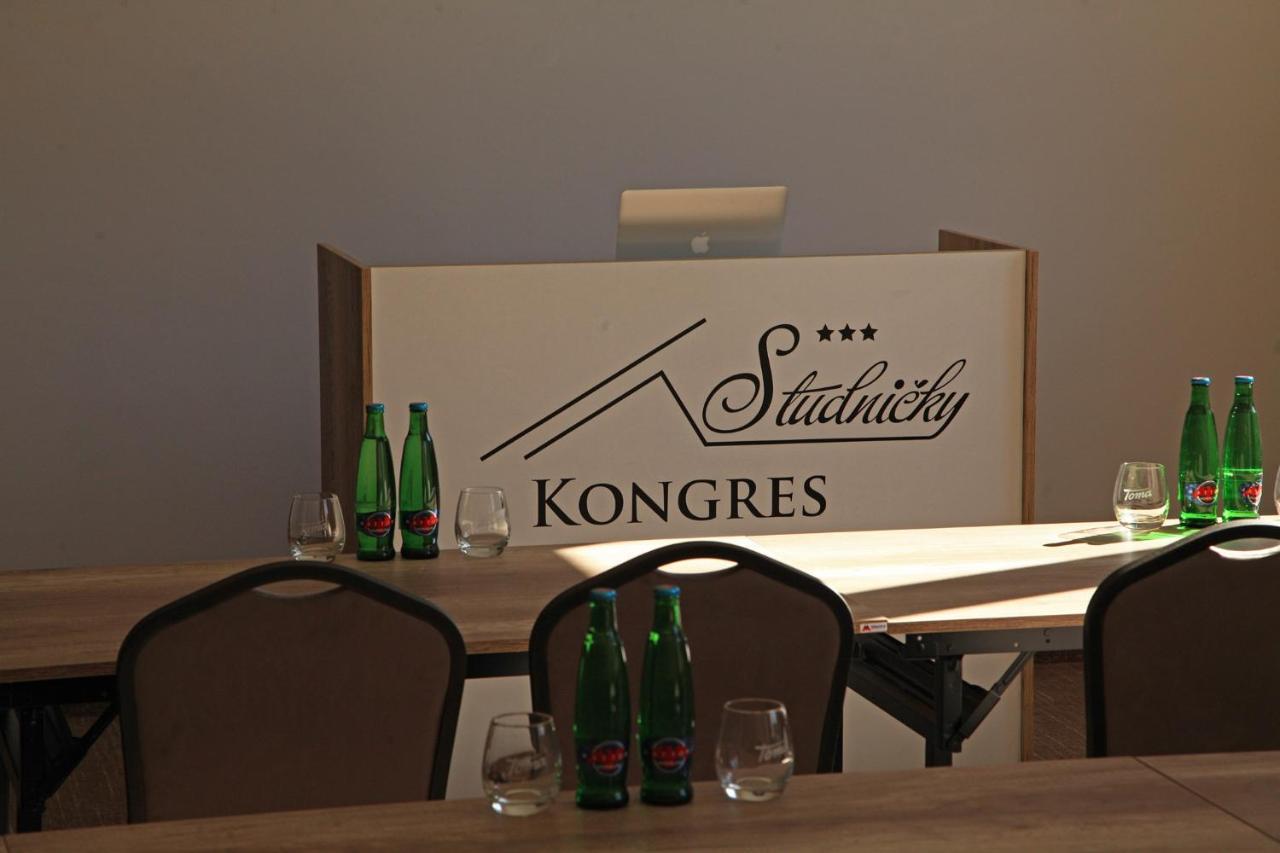 Hotel Studnicky Vernar Bagian luar foto