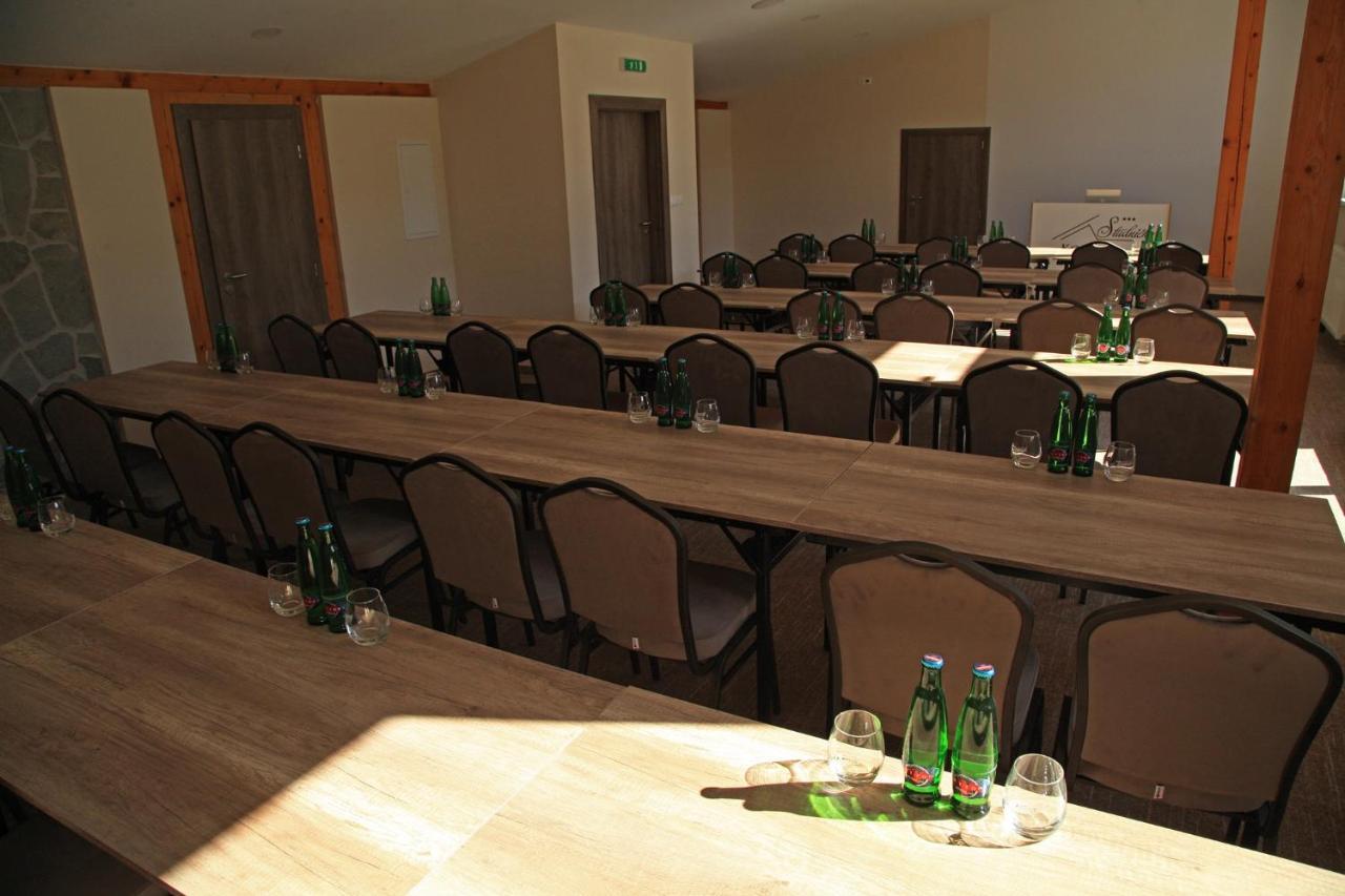 Hotel Studnicky Vernar Bagian luar foto
