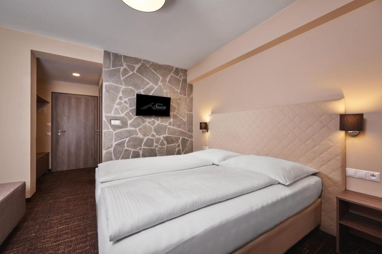 Hotel Studnicky Vernar Bagian luar foto