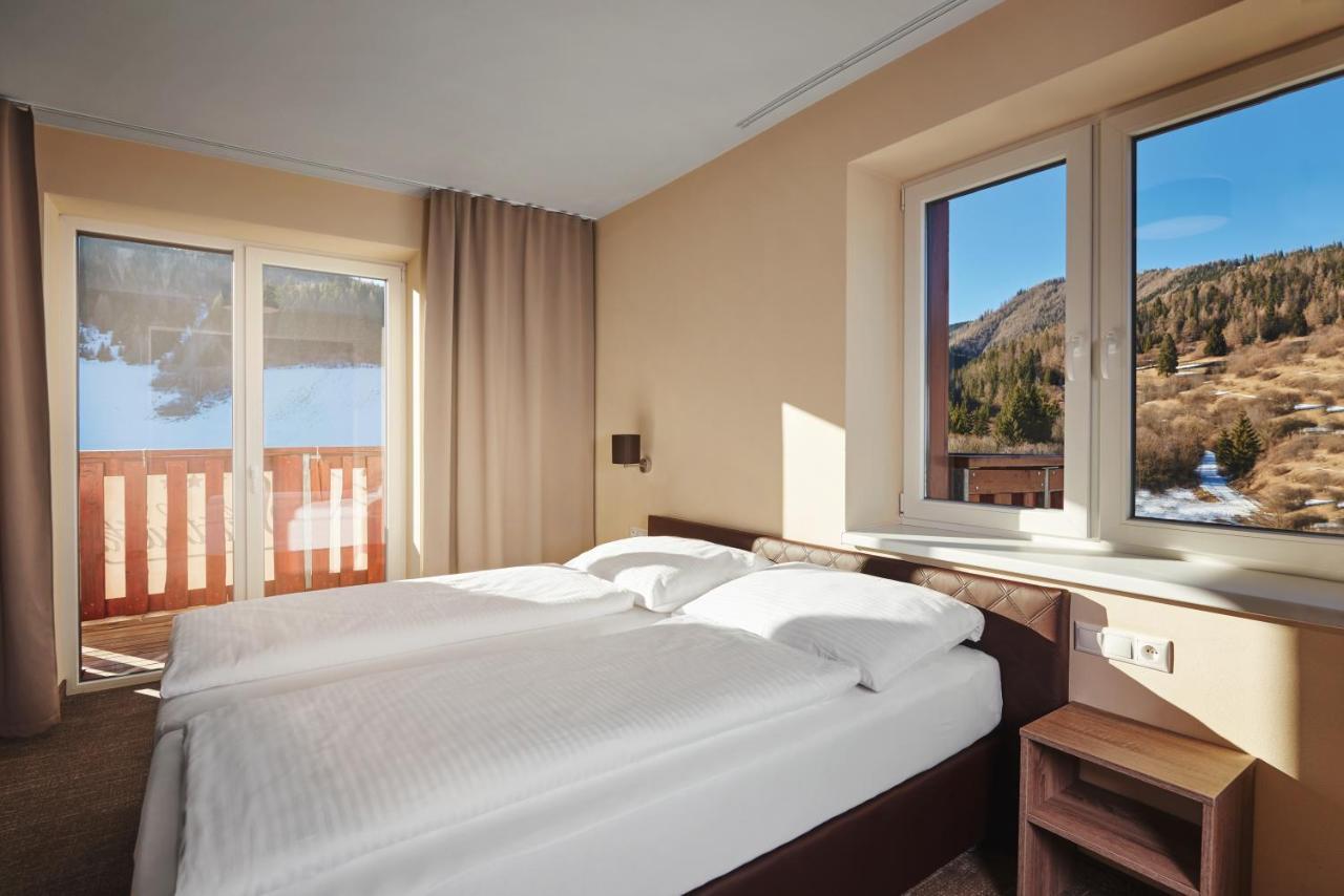 Hotel Studnicky Vernar Bagian luar foto