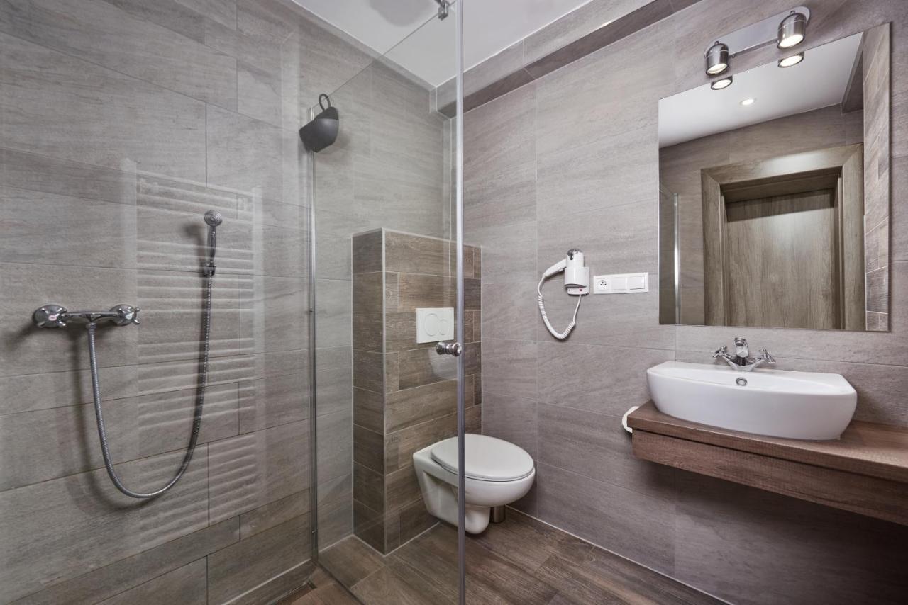 Hotel Studnicky Vernar Bagian luar foto