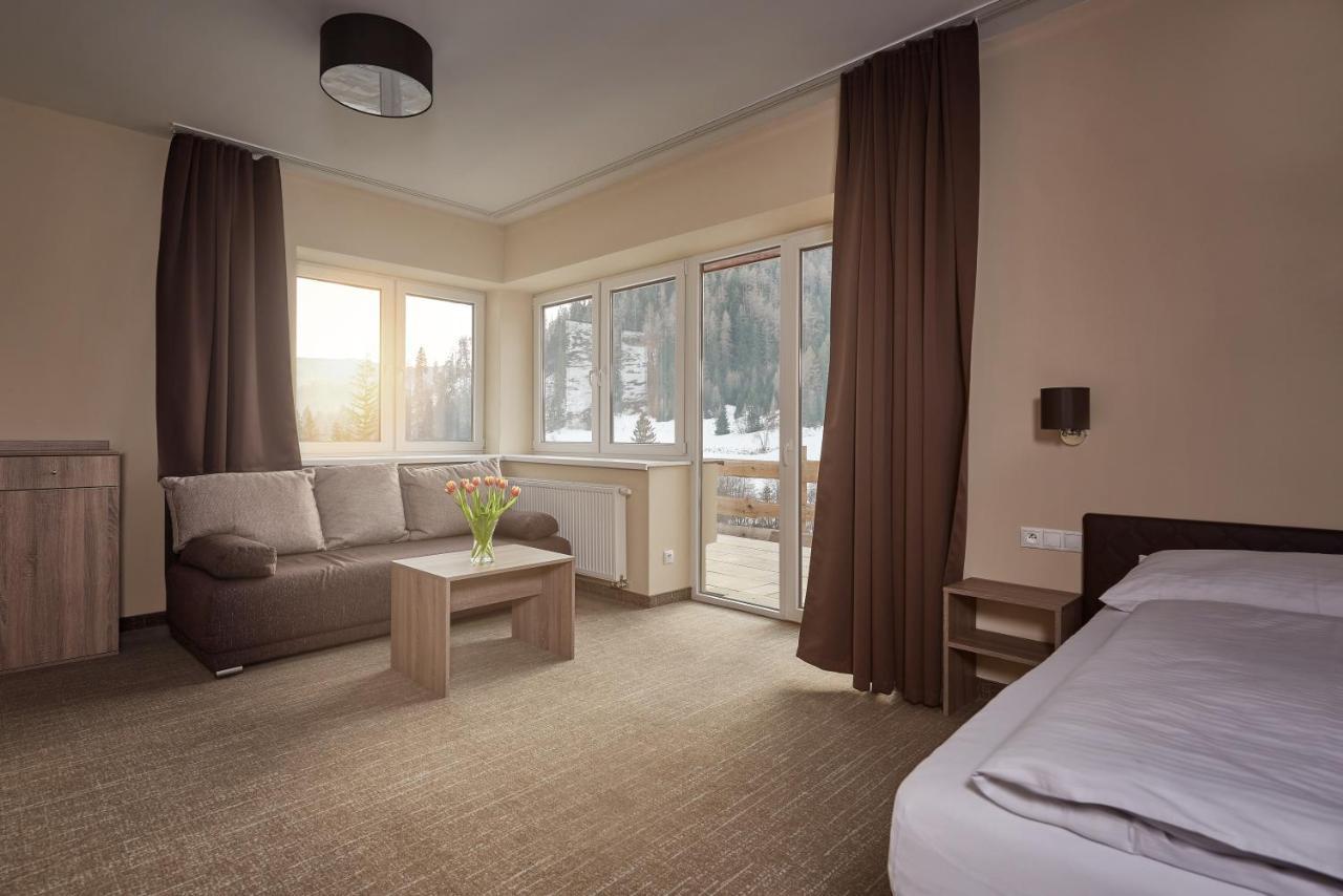 Hotel Studnicky Vernar Bagian luar foto